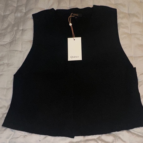 Quince Classic Black ECO-KNIT SPLIT FRONT SWEATER VEST IN CL NWT - Picture 1 of 7